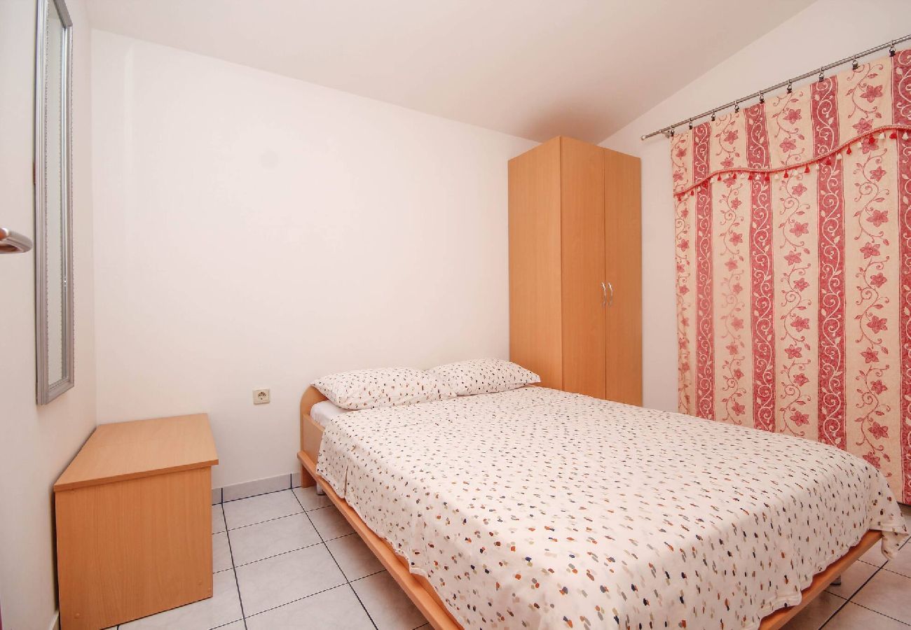 Ferienwohnung in Tribunj - Apartment Mara - Apartment mit zwei Schlafzimmern