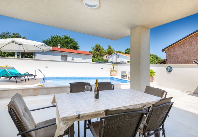 Villa in Pomer - Villa Tena mit Privatem Pool Villa in Pomer - Villa Tena mit Privatem Pool