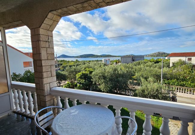 Studio in Tribunj - Apartments Nestor - studio apartment with a sea view A1 Studio in Tribunj - Apartments Nestor - studio apartment with a sea view A1