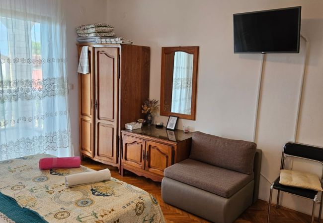 Studio in Tribunj - Apartments Nestor - studio apartment with a sea view A1 Studio in Tribunj - Apartments Nestor - studio apartment with a sea view A1