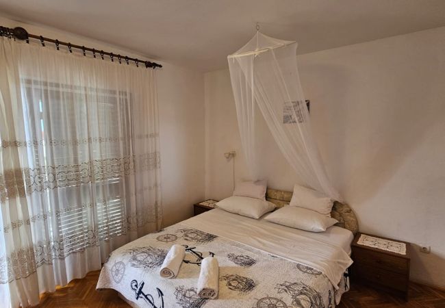 Studio in Tribunj - Apartments Nestor - studio apartment with a sea view A2 Studio in Tribunj - Apartments Nestor - studio apartment with a sea view A2