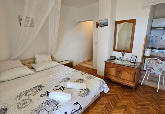 Studio in Tribunj - Apartments Nestor - studio apartment with a sea view A2 Studio in Tribunj - Apartments Nestor - studio apartment with a sea view A2