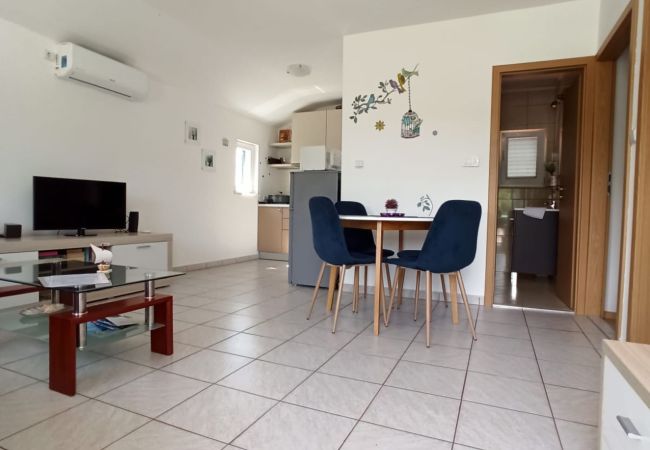 Ferienwohnung in Tribunj - Gemütliches Apartment Aurora Tribunj