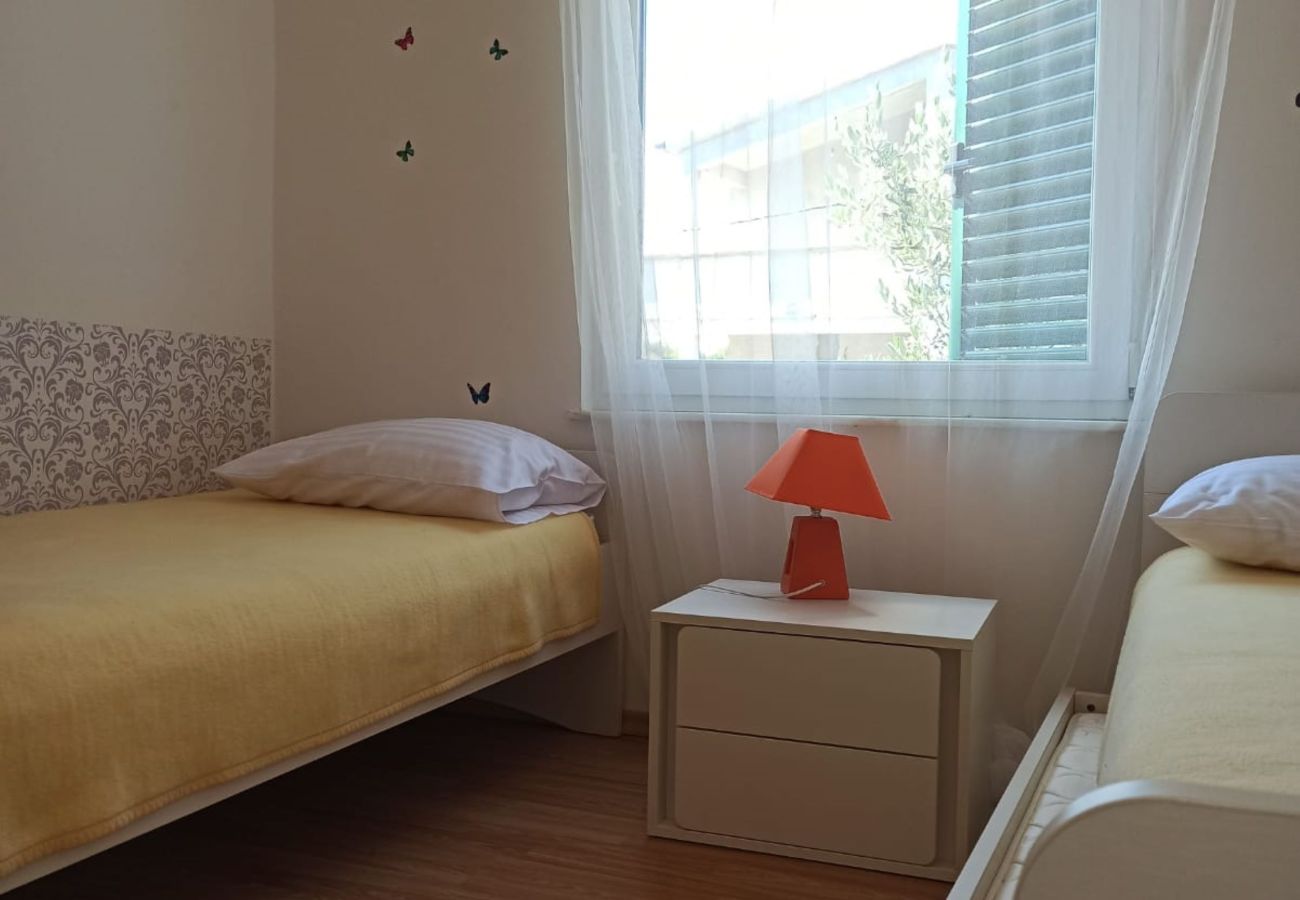 Ferienwohnung in Tribunj - Gemütliches Apartment Aurora Tribunj