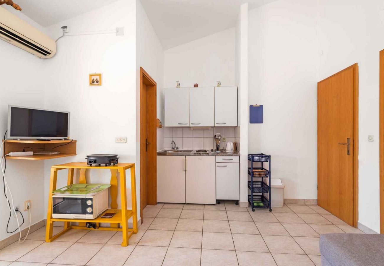 Ferienwohnung in Šibenik-Brodarica - Apartments Maretic Brodarica A1