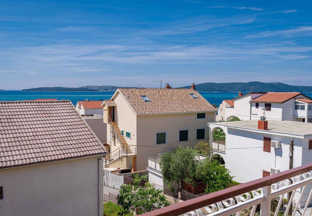 Ferienwohnung in Šibenik-Brodarica - Apartments Maretić - Apartment mit einem Schlafzimmer und Meerblick A2