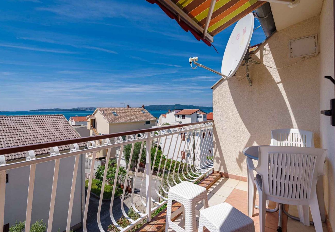 Ferienwohnung in Šibenik-Brodarica - Apartments Maretić - Apartment mit einem Schlafzimmer und Meerblick A2
