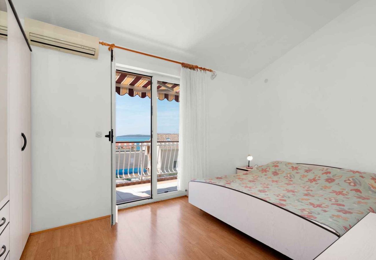 Ferienwohnung in Šibenik-Brodarica - Apartments Maretić - Apartment mit einem Schlafzimmer und Meerblick A3