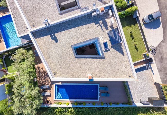 Villa in Cervar Porat - Villa Pinus mit Pool, Spielzimmer, Garten Villa in Cervar Porat - Villa Pinus mit Pool, Spielzimmer, Garten