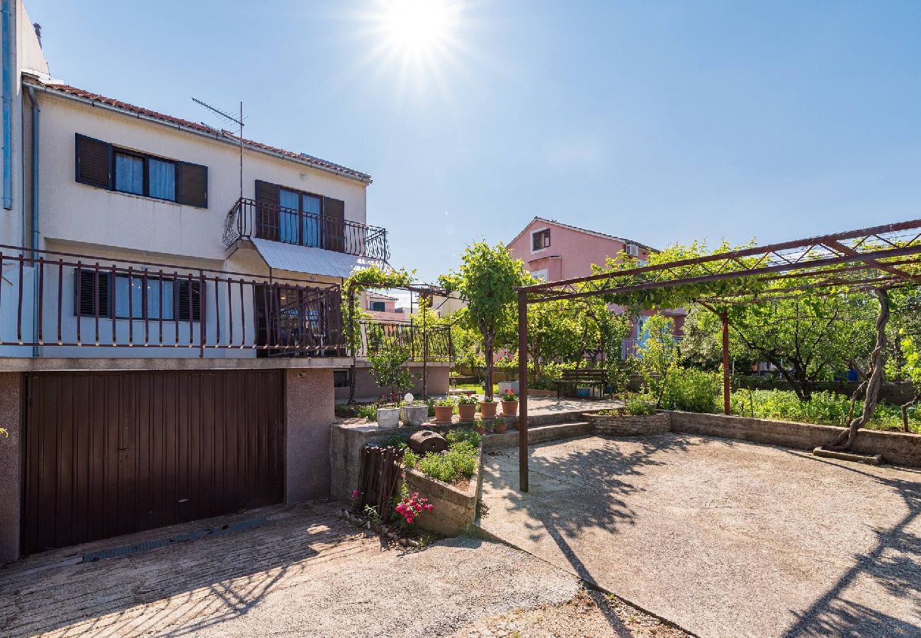 Ferienwohnung in Šibenik-Brodarica -  Apartment mit einem Schlafzimmer Jagoda