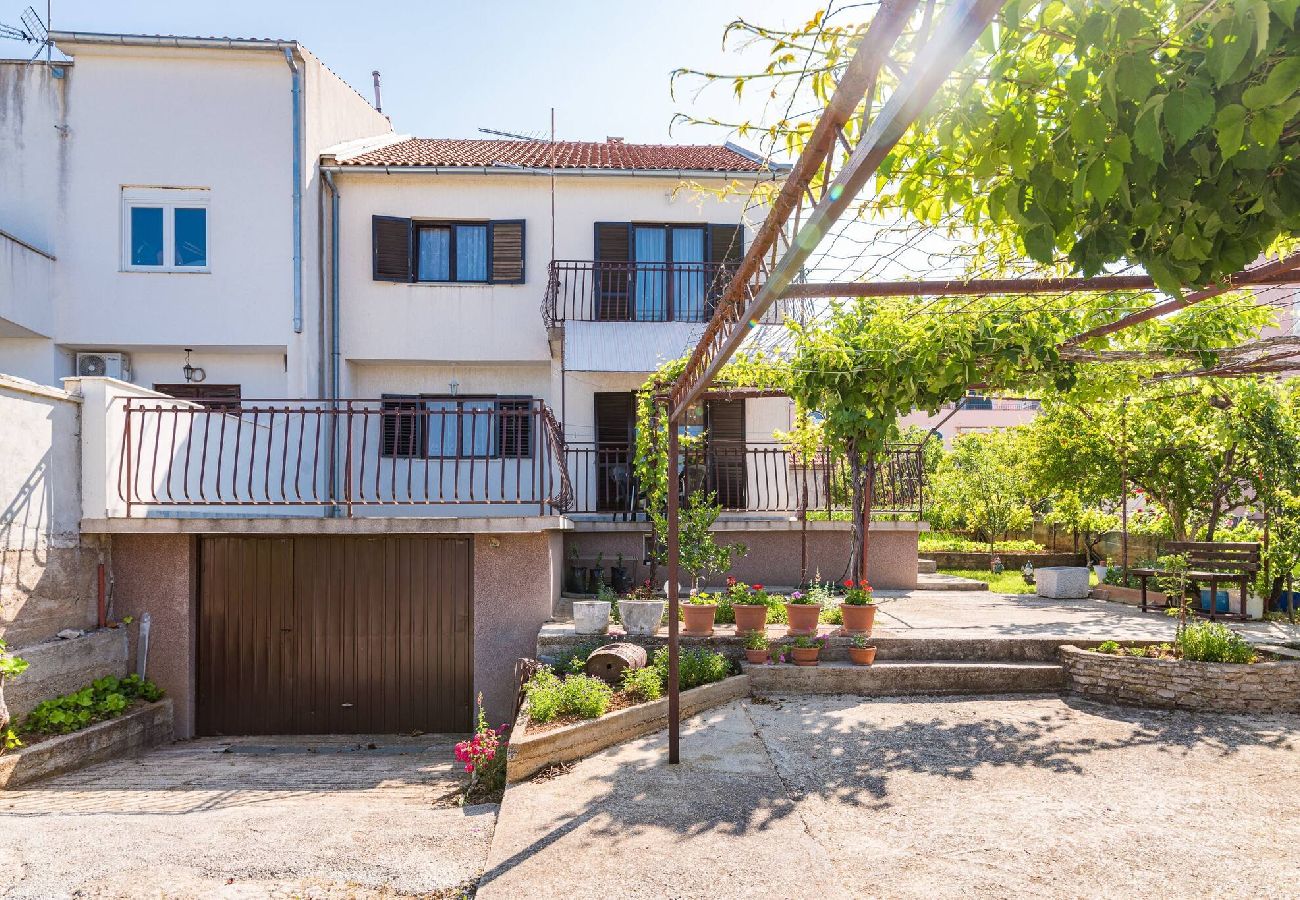 Ferienwohnung in Šibenik-Brodarica -  Apartment mit einem Schlafzimmer Jagoda
