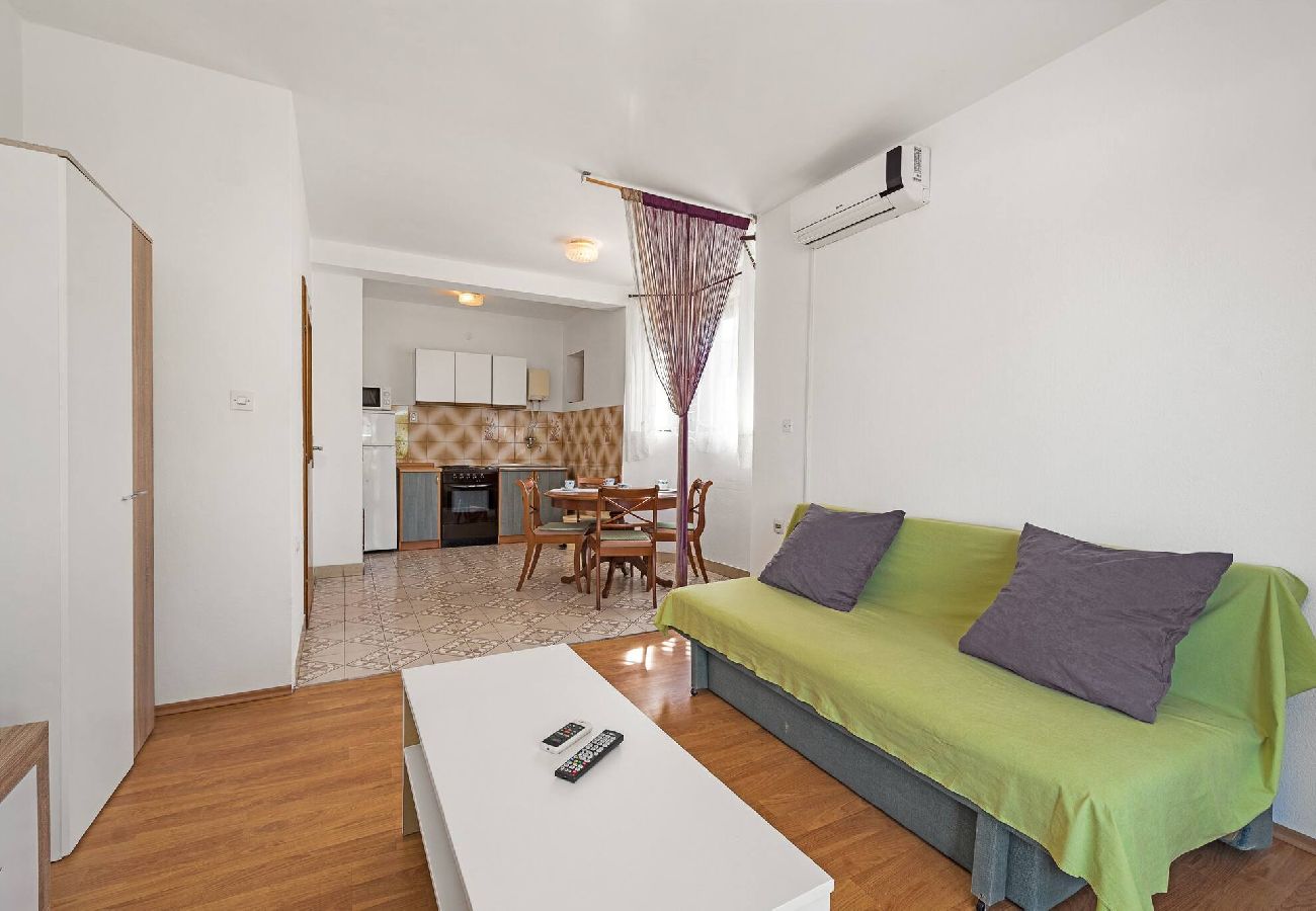Ferienwohnung in Šibenik-Brodarica -  Apartment mit einem Schlafzimmer Jagoda