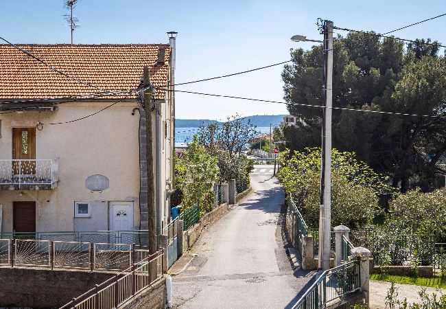 Ferienwohnung in Šibenik-Brodarica - Ferienhaus Roko&Iva - Haus mit drei Schlafzimmern und Meerblick Ferienwohnung in Šibenik-Brodarica - Ferienhaus Roko&Iva - Haus mit drei Schlafzimmern und Meerblick
