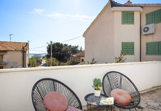 Ferienwohnung in Šibenik-Brodarica - Ferienhaus Roko&Iva - Haus mit drei Schlafzimmern und Meerblick Ferienwohnung in Šibenik-Brodarica - Ferienhaus Roko&Iva - Haus mit drei Schlafzimmern und Meerblick