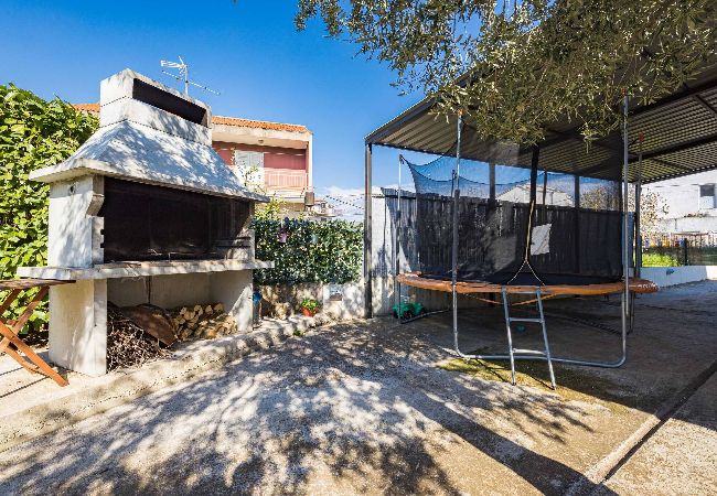 Ferienwohnung in Šibenik-Brodarica - Ferienhaus Roko&Iva - Haus mit drei Schlafzimmern und Meerblick Ferienwohnung in Šibenik-Brodarica - Ferienhaus Roko&Iva - Haus mit drei Schlafzimmern und Meerblick