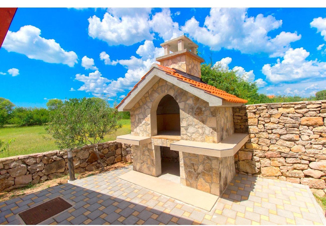 Villa in Brištane - Villa Pletikosa - Haus mit vier Schlafzimmern und Swimmingpool