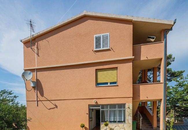 Ferienwohnung in Šibenik-Brodarica - Apartments Savin - one bedroom apartment with a sea view Ferienwohnung in Šibenik-Brodarica - Apartments Savin - one bedroom apartment with a sea view