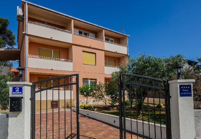 Ferienwohnung in Šibenik-Brodarica - Apartments Savin - one bedroom apartment with a sea view Ferienwohnung in Šibenik-Brodarica - Apartments Savin - one bedroom apartment with a sea view