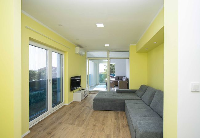 Villa in Šibenik-Brodarica - Villa Blue Chill – Haus mit fünf Schlafzimmern und Swimmingpool Villa in Šibenik-Brodarica - Villa Blue Chill – Haus mit fünf Schlafzimmern und Swimmingpool