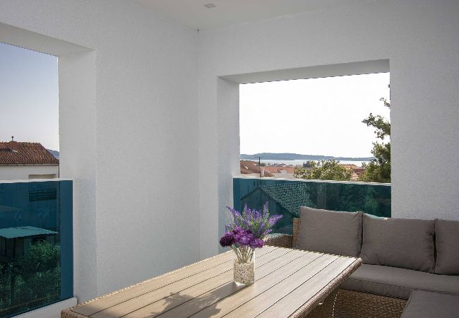 Villa in Šibenik-Brodarica - Villa Blue Chill – Haus mit fünf Schlafzimmern und Swimmingpool Villa in Šibenik-Brodarica - Villa Blue Chill – Haus mit fünf Schlafzimmern und Swimmingpool