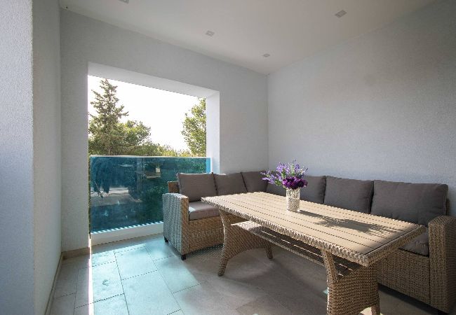 Villa in Šibenik-Brodarica - Villa Blue Chill – Haus mit fünf Schlafzimmern und Swimmingpool Villa in Šibenik-Brodarica - Villa Blue Chill – Haus mit fünf Schlafzimmern und Swimmingpool