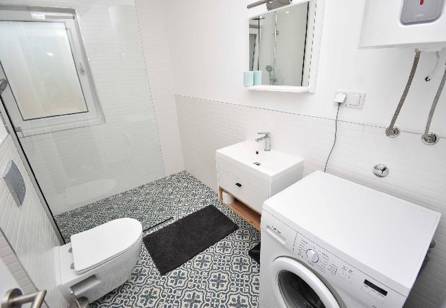 Villa in Šibenik-Brodarica - Villa Blue Chill – Haus mit fünf Schlafzimmern und Swimmingpool Villa in Šibenik-Brodarica - Villa Blue Chill – Haus mit fünf Schlafzimmern und Swimmingpool