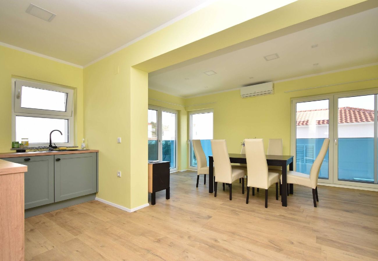 Villa in Šibenik-Brodarica - Villa Blue Chill – Haus mit fünf Schlafzimmern und Swimmingpool