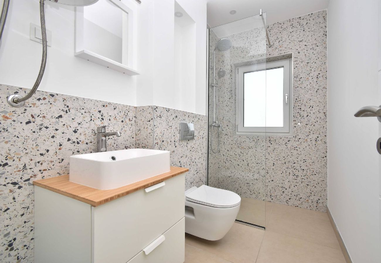 Villa in Šibenik-Brodarica - Villa Blue Chill – Haus mit fünf Schlafzimmern und Swimmingpool