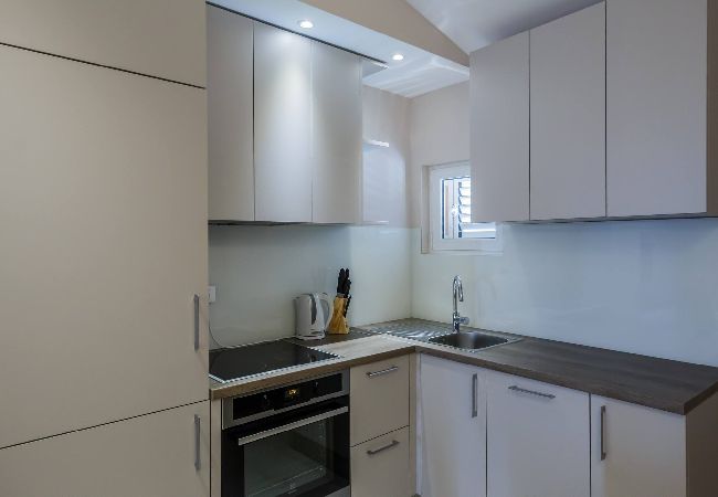 Ferienwohnung in Šibenik-Brodarica - Apartments Savin - two bedroom apartment with a sea view Ferienwohnung in Šibenik-Brodarica - Apartments Savin - two bedroom apartment with a sea view