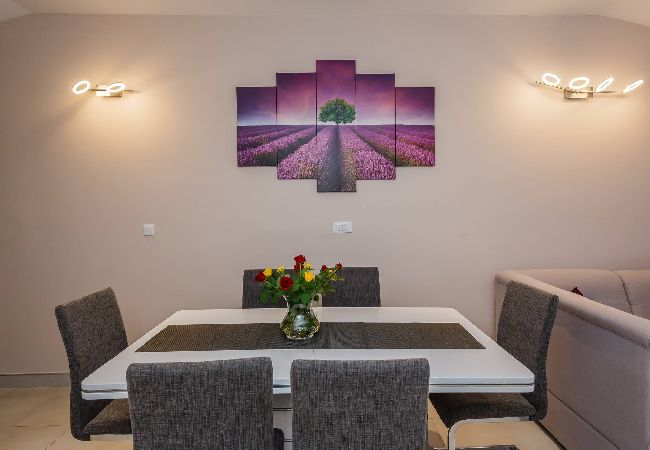 Ferienwohnung in Šibenik-Brodarica - Apartments Savin - two bedroom apartment with a sea view Ferienwohnung in Šibenik-Brodarica - Apartments Savin - two bedroom apartment with a sea view