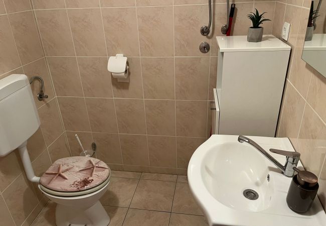 Ferienwohnung in Rogoznica - Apartments Sun Rogoznica - Apartment mit einem Schlafzimmer und Meerblick A1 Ferienwohnung in Rogoznica - Apartments Sun Rogoznica - Apartment mit einem Schlafzimmer und Meerblick A1