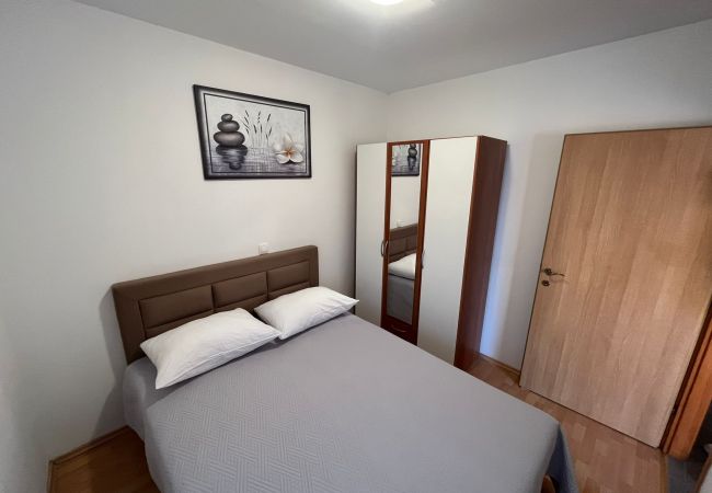 Ferienwohnung in Rogoznica - Apartments Sun Rogoznica - Apartment mit einem Schlafzimmer und Meerblick A1 Ferienwohnung in Rogoznica - Apartments Sun Rogoznica - Apartment mit einem Schlafzimmer und Meerblick A1