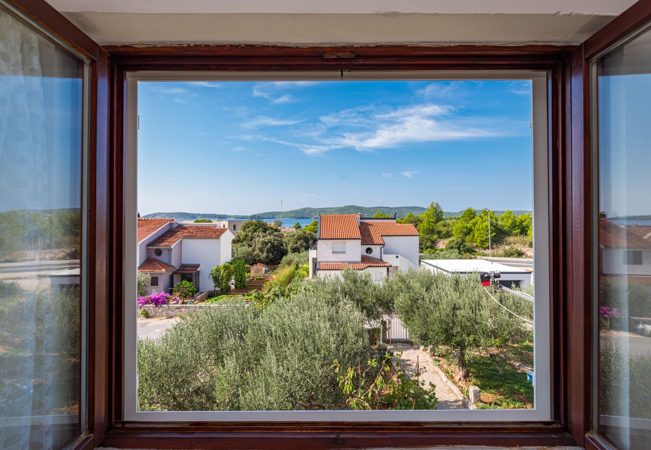 Ferienwohnung in Šibenik-Brodarica - Apartments Bruna - Meerblick A1