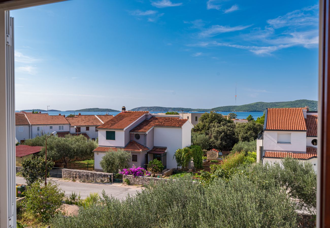 Ferienwohnung in Šibenik-Brodarica - Apartments Bruna - Meerblick A1
