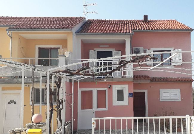 Ferienwohnung in Šibenik-Brodarica - Apartments Bruna - Apartment mit einem Schlafzimmer A2 Ferienwohnung in Šibenik-Brodarica - Apartments Bruna - Apartment mit einem Schlafzimmer A2