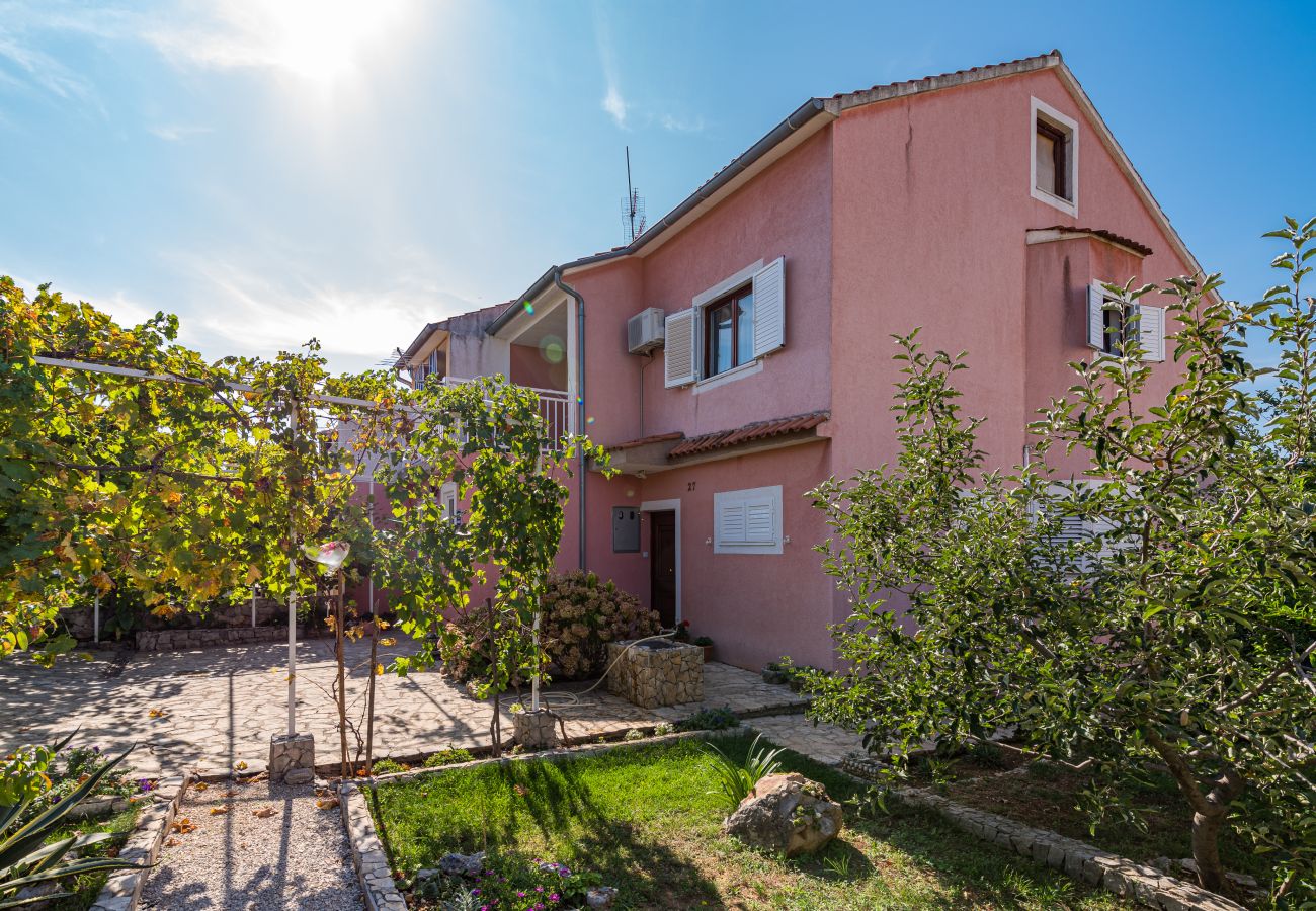 Ferienwohnung in Šibenik-Brodarica - Apartments Bruna - blau A2