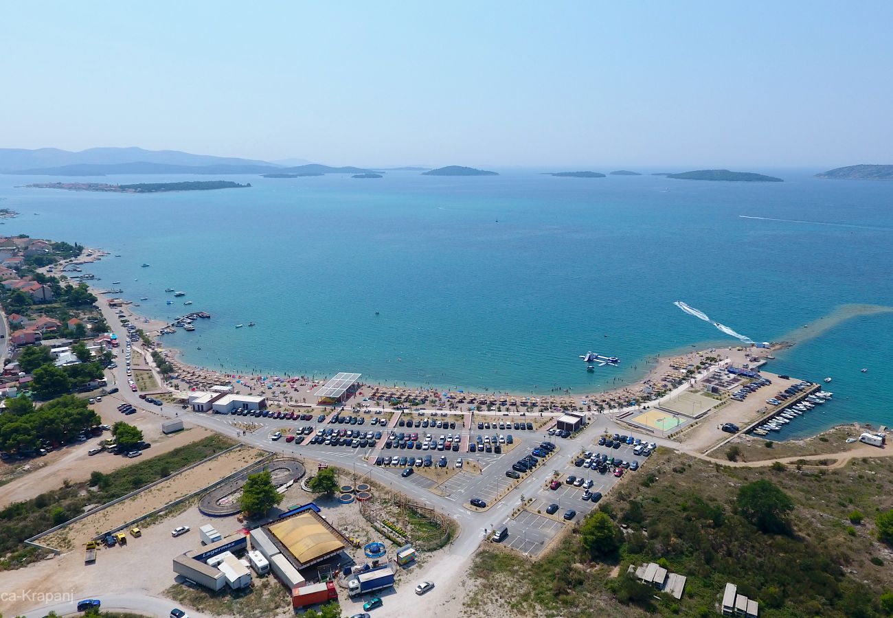 Ferienwohnung in Šibenik-Brodarica - Apartments Bruna - blau A2