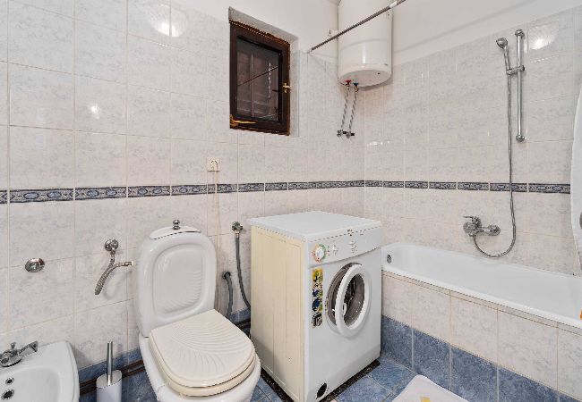 Ferienwohnung in Šibenik-Brodarica - Apartments Barbarella - Apartment mit zwei Schlafzimmern und Gartenblick A1 Ferienwohnung in Šibenik-Brodarica - Apartments Barbarella - Apartment mit zwei Schlafzimmern und Gartenblick A1