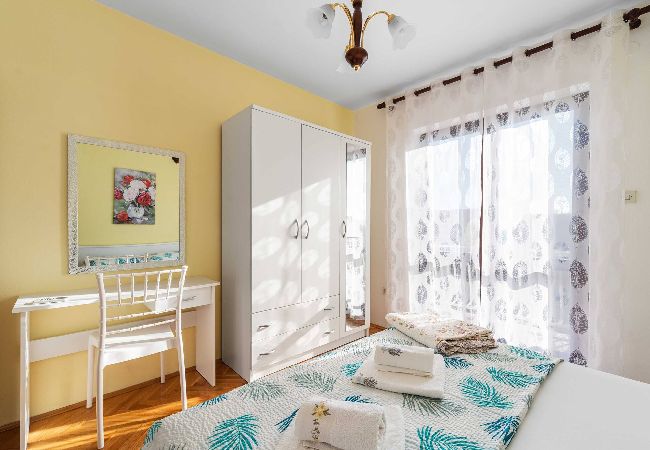 Ferienwohnung in Šibenik-Brodarica - Apartments Barbarella - Drei-Zimmer-Wohnung mit Meerblick A2 Ferienwohnung in Šibenik-Brodarica - Apartments Barbarella - Drei-Zimmer-Wohnung mit Meerblick A2