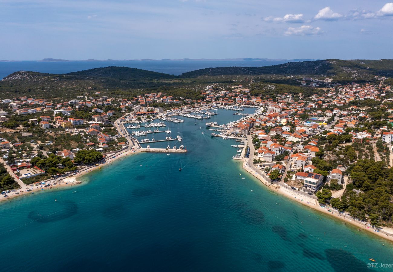 Ferienwohnung in Jezera - Ferienwohnungen Horvat Jezera - Grün