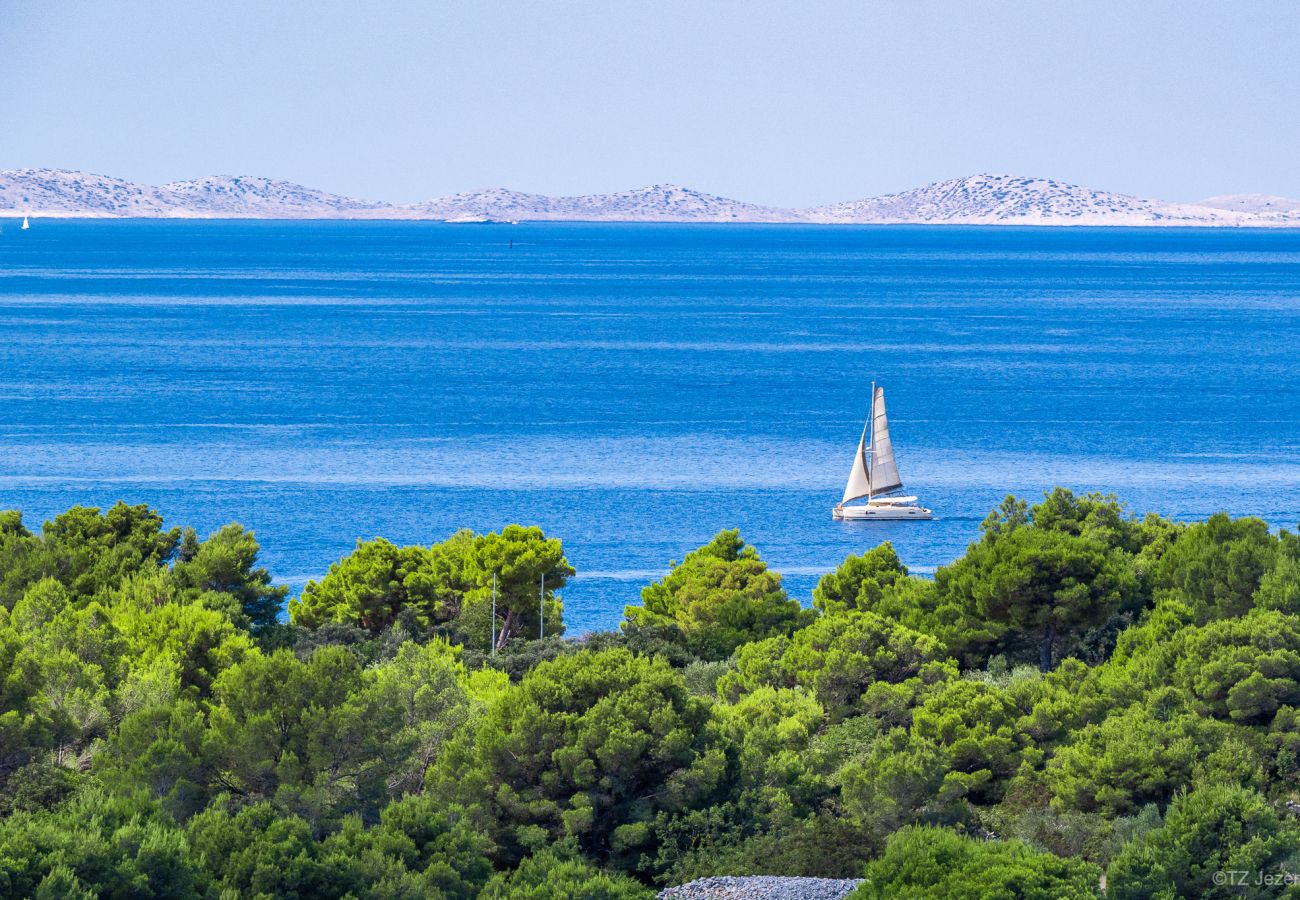 Ferienwohnung in Jezera - Ferienwohnungen Horvat Jezera - Grün