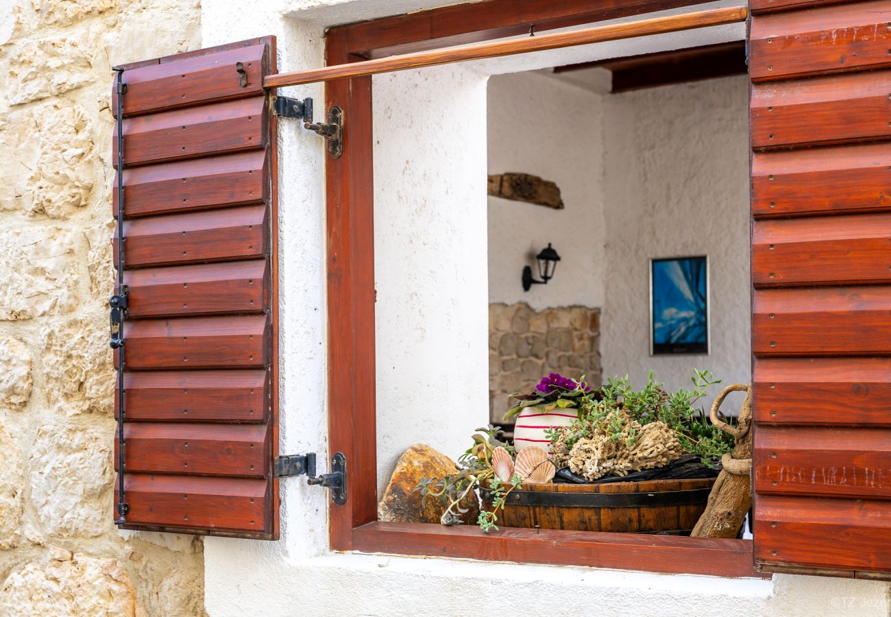 Ferienwohnung in Jezera - Ferienwohnungen Horvat Jezera - Grün