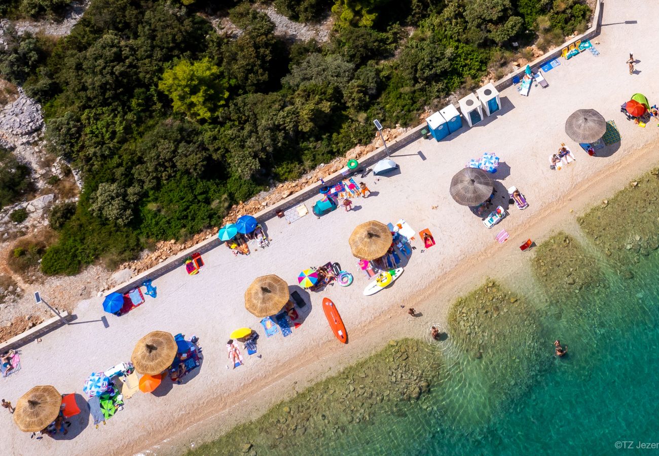 Ferienwohnung in Jezera - Wohnungen Horvat Jezera - Gelb