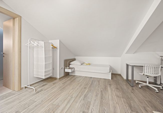 Ferienwohnung in Cres - Urlaub mit Meerblick - FeWo Jana – Insel Cres Ferienwohnung in Cres - Urlaub mit Meerblick - FeWo Jana – Insel Cres