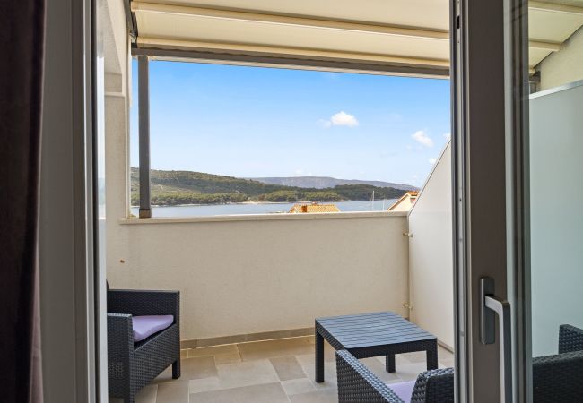 Ferienwohnung in Cres - Urlaub mit Meerblick - FeWo Jana – Insel Cres Ferienwohnung in Cres - Urlaub mit Meerblick - FeWo Jana – Insel Cres
