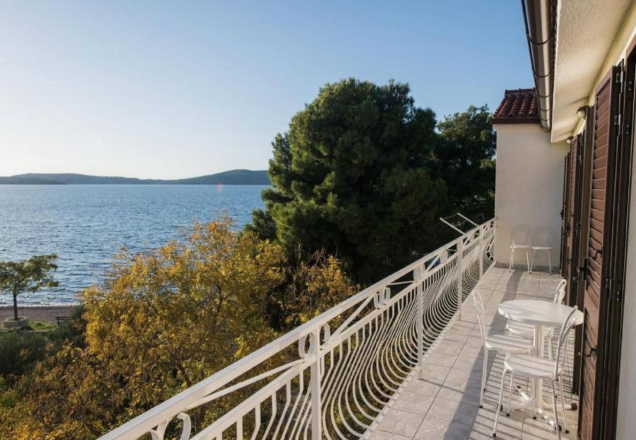 Ferienwohnung in Šibenik-Brodarica - Apartments Gaj Brodarica - A8