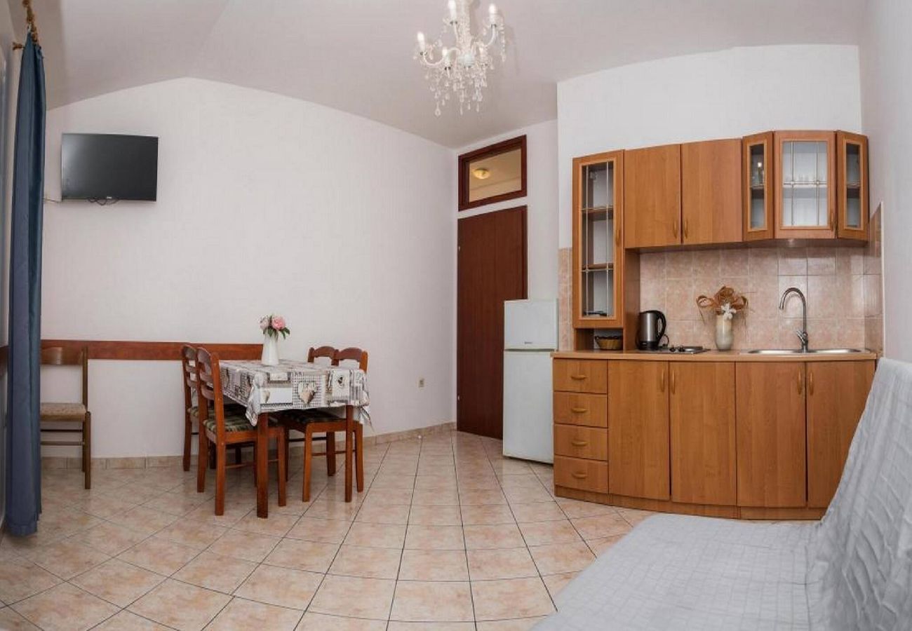Ferienwohnung in Šibenik-Brodarica - Apartments Gaj Brodarica - A8