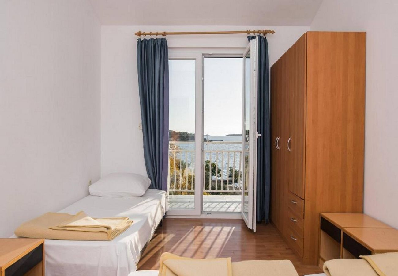 Ferienwohnung in Šibenik-Brodarica - Apartments Gaj Brodarica - A8