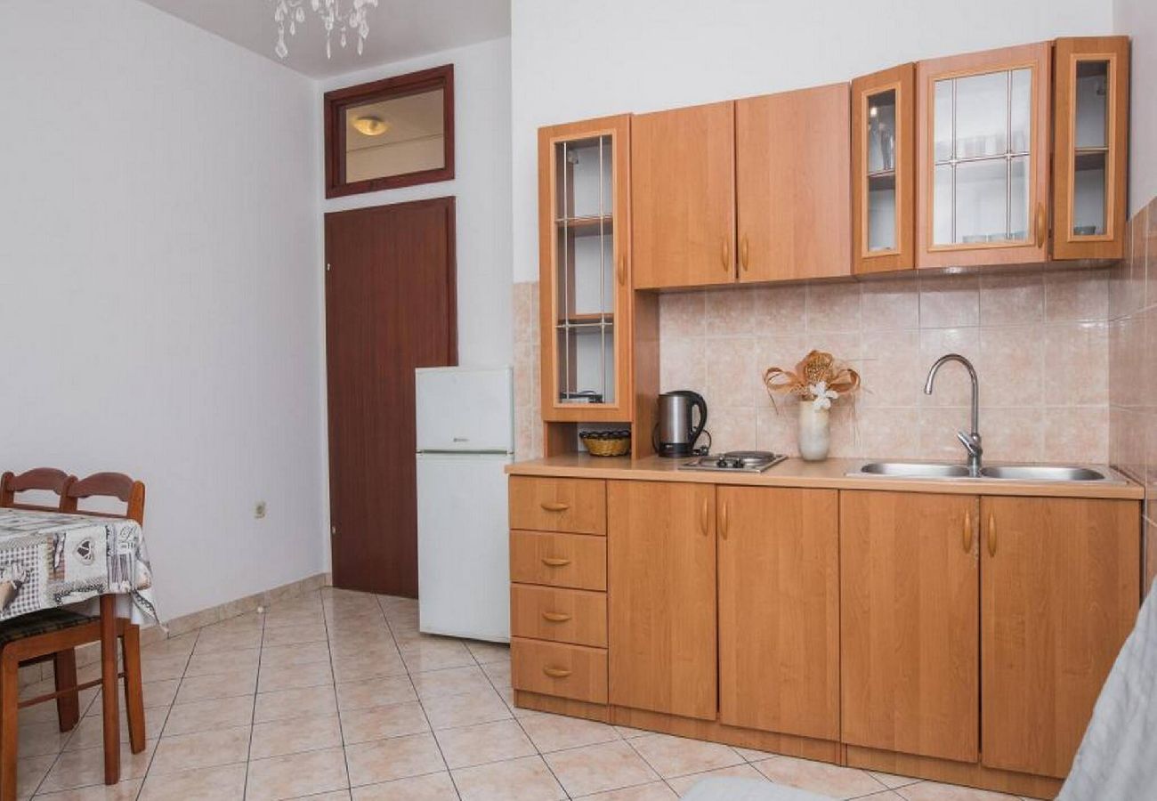 Ferienwohnung in Šibenik-Brodarica - Apartments Gaj Brodarica - A8