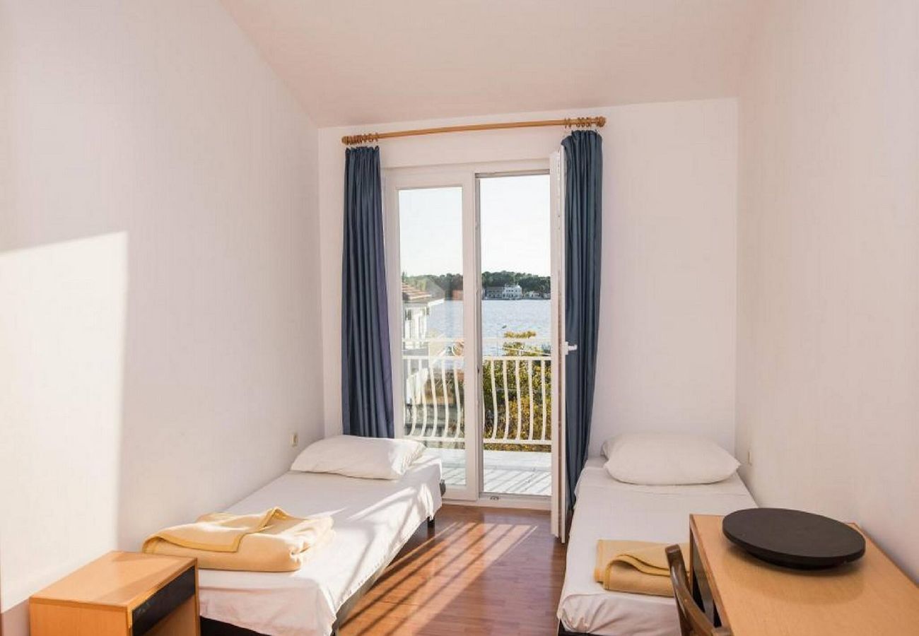 Ferienwohnung in Šibenik-Brodarica - Apartments Gaj Brodarica - A8